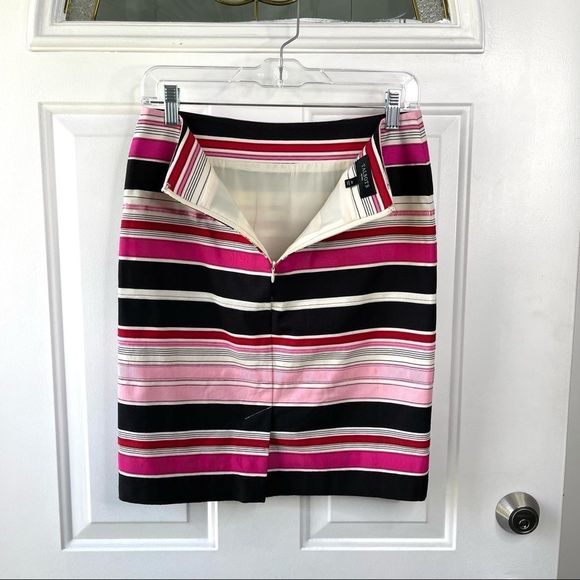 Talbots Textured Grosgrain Pink & Black Ribbon Pencil Skirt Size 4 Petite - Picture 3 of 10